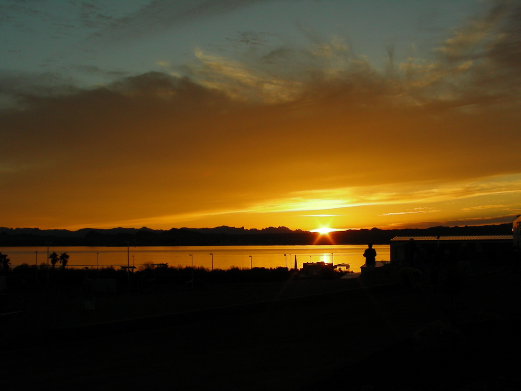 Golden sunset at Campbell Cove RV Resort