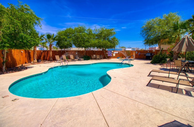 Heated Pool and Jacuzzi